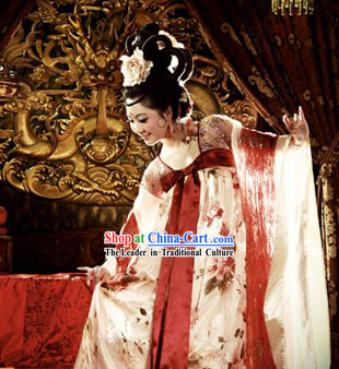 Tang Dynasty Chinese Clothing for Women