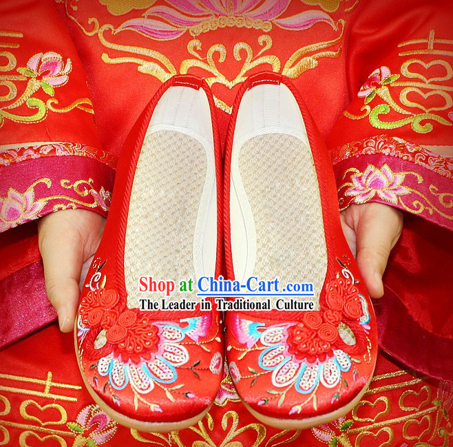 Chinese Classical Embroidered Peacock Wedding Shoes for Brides