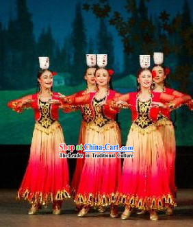 Traditional Chinese Xinjiang Dance Costumes and Hat for Dancers