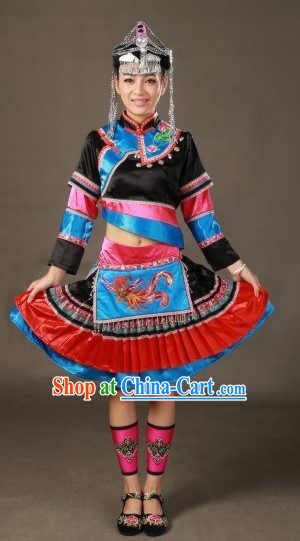 China She Ethnic Minority Clothing and Hat for Women