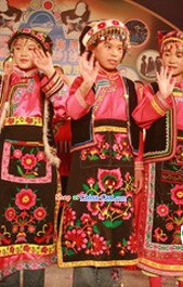Folk Chinese Qiang Ethnic Dancing Costumes and Hat Complete Set