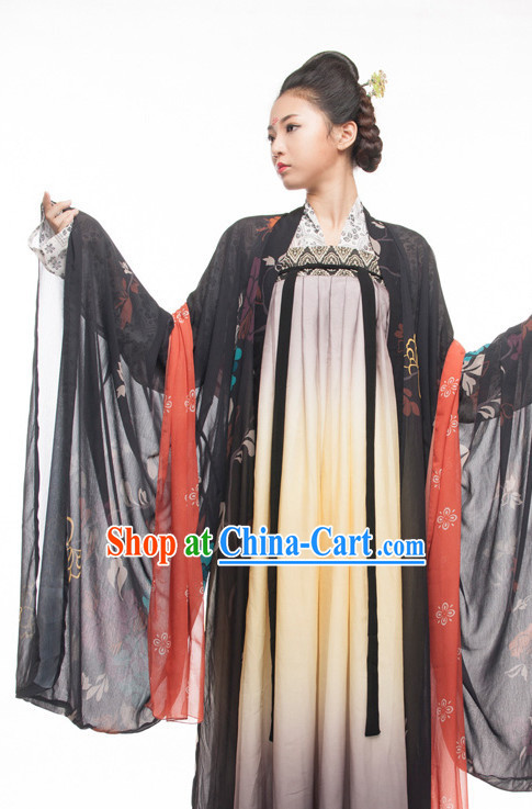 traditional Chinese attire for women