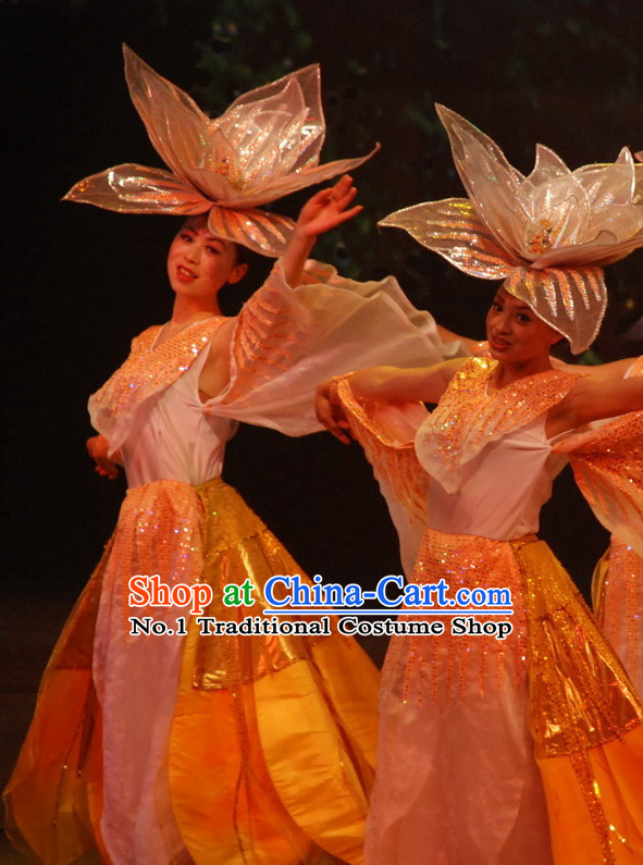 China Yunnan Province Lijiang Stage Dance Costumes and Hat for Women