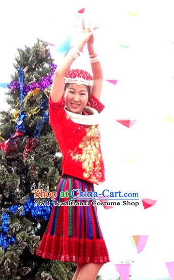 China Miao Minority Ethnic Clothing and Miao Silver Accessories for Women