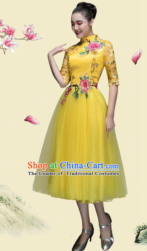 Traditional Chinese Classical Dance Fan Dance Costume, China Yangko Dance Yellow Dress Clothing for Women