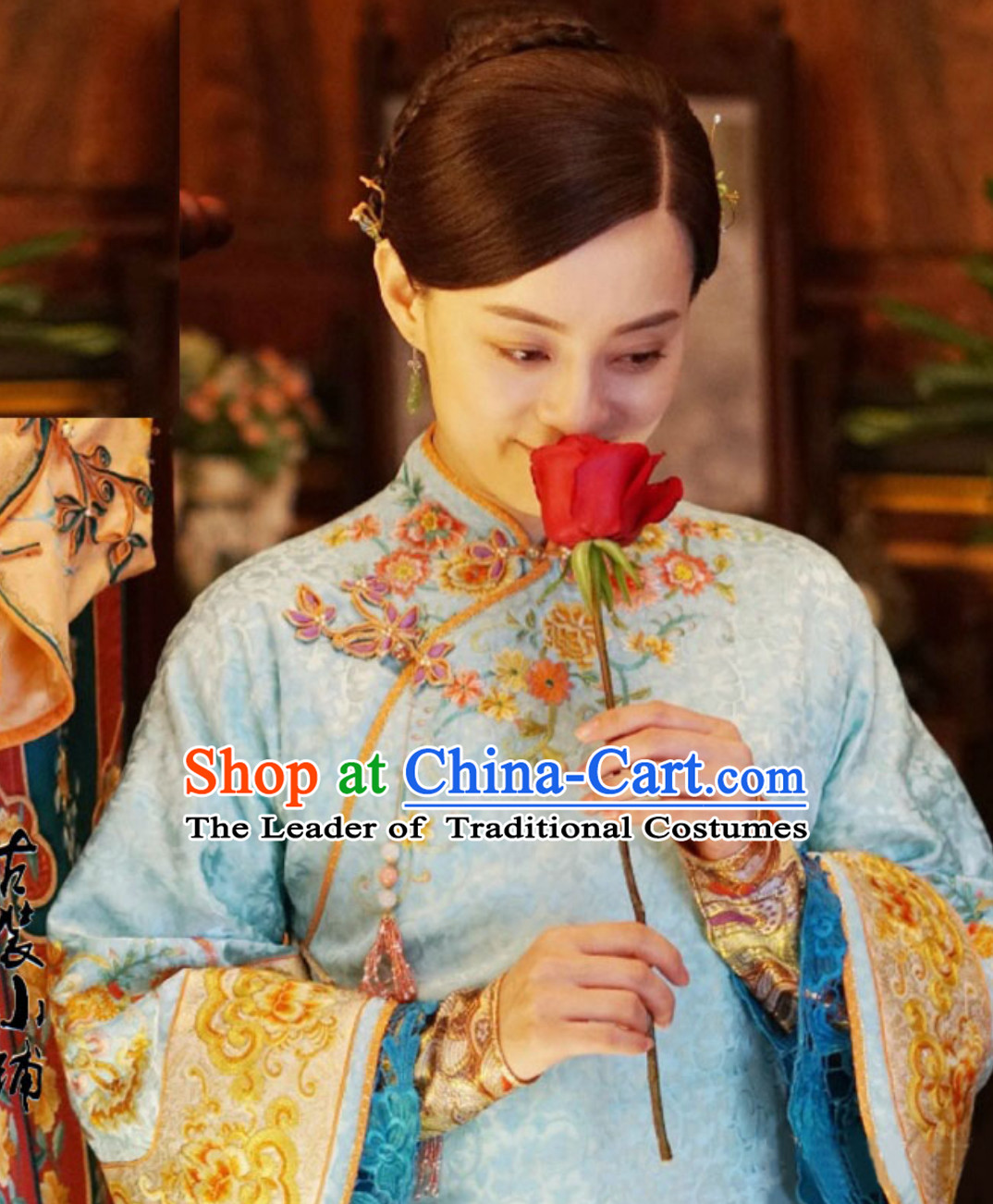 Chinese Minguo Time Rich Lady Embroidered Garment Clothing