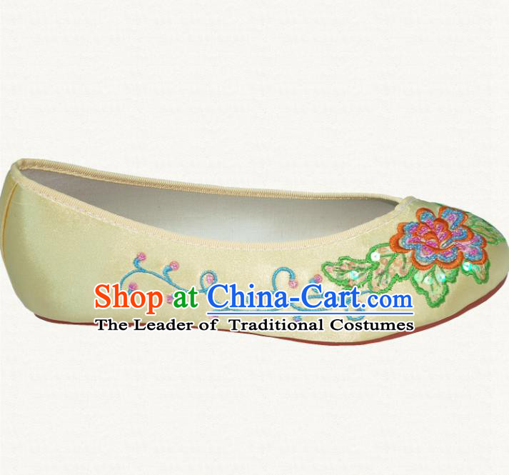 Traditional Chinese National Bride Yellow Embroidered Shoes, China Handmade Embroidery Flowers Hanfu Shoes for Women