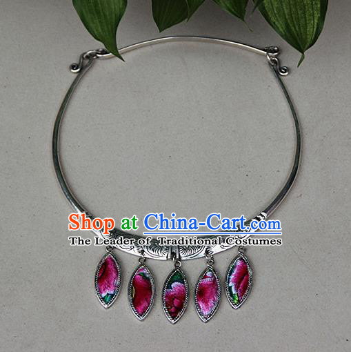 Traditional Chinese Miao Nationality Crafts, Hmong Handmade Miao Silver Embroidery Pink Flowers Pendant, Miao Ethnic Minority Silver Necklace Accessories Pendant for Women