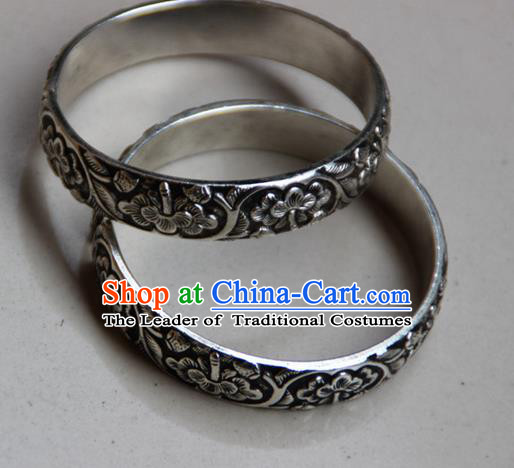 Traditional Chinese Miao Ethnic Minority Miao Silver Flowers Bracelet, Hmong Handmade Bracelet Jewelry Accessories for Women