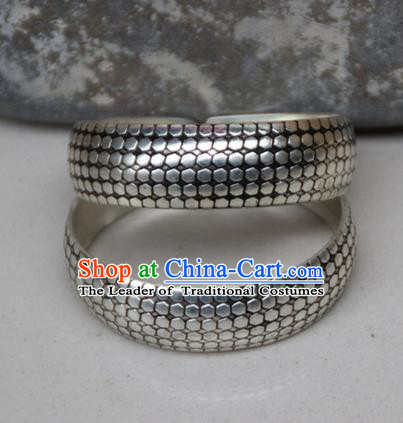 Traditional Chinese Miao Ethnic Minority Miao Silver Bracelet, Hmong Handmade Bracelet Jewelry Accessories for Women
