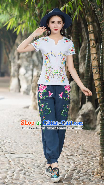 Traditional Chinese National Costume, Elegant Hanfu Embroidery Flowers White T-Shirt, China Tang Suit Republic of China Chirpaur Buttons Blouse Cheong-sam Upper Outer Garment Qipao Shirts Clothing for Women