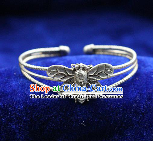 Traditional Chinese Miao Nationality Crafts Jewelry Accessory Bangle, Hmong Handmade Miao Silver  Honeybee Bracelet, Miao Ethnic Minority Silver Bracelet Accessories for Women