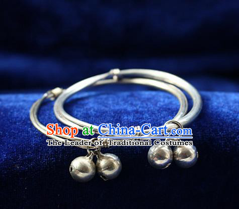 Traditional Chinese Miao Nationality Crafts Jewelry Accessory Bangle, Hmong Handmade Miao Silver Classical Bells Bracelet, Miao Ethnic Minority Silver Bracelet Accessories for Women