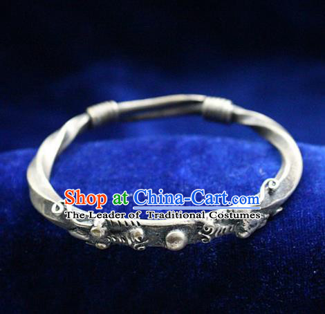 Traditional Chinese Miao Nationality Crafts Jewelry Accessory Bangle, Hmong Handmade Miao Silver Classical Dragon Head Bracelet, Miao Ethnic Minority Silver Bracelet Accessories for Women