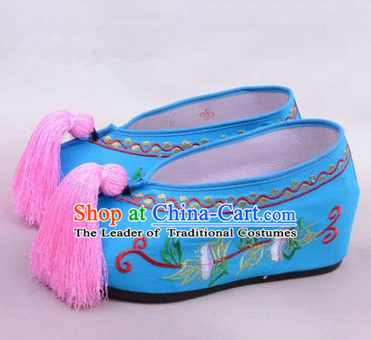 Chinese Ancient Peking Opera Young Lady Bride Embroidered Hua Tan Shoes, Traditional China Beijing Opera Princess Wedding Blue Embroidered Increase Shoes