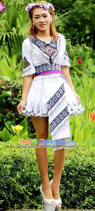 Traditional Chinese Miao Nationality Dance Costume, Hmong Female Folk Dance Ethnic White Short Pleated Skirt, Chinese Minority Nationality Embroidery Clothing for Women
