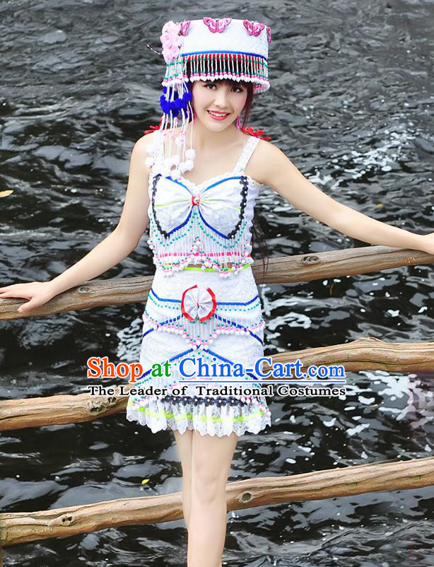 Traditional Chinese Miao Nationality Wedding Bride Costume White Bowknot Short Pleated Skirt, Hmong Folk Dance Ethnic Chinese Minority Nationality Embroidery Clothing and Headwear for Women