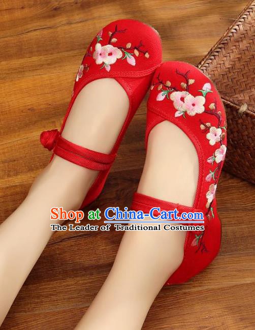 Traditional Chinese National Hanfu Red Embroidered Shoes, China Princess Embroidery Wintersweet Shoes for Women