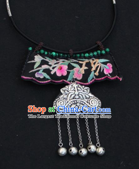 Chinese Traditional Jewelry Accessories Yunnan Miao Minority Embroidered Sliver Necklace for Women