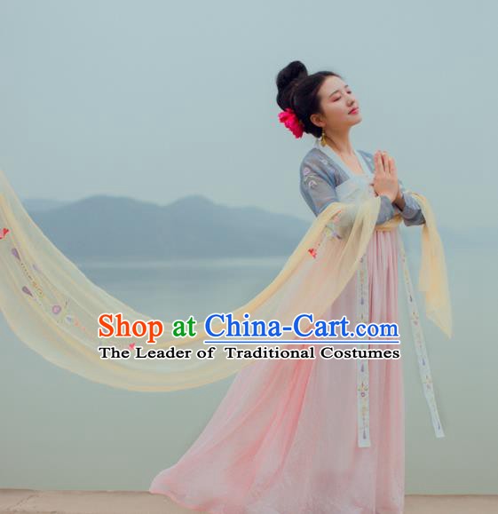 China Traditional Tang Dynasty Imperial Concubine Costume Ancient Palace Lady Embroidered Dress for Women
