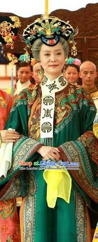 Chinese Ancient Qing Dynasty Empress Dowager of Qianlong Manchu Queen Mother Dress Historical Costume for Women