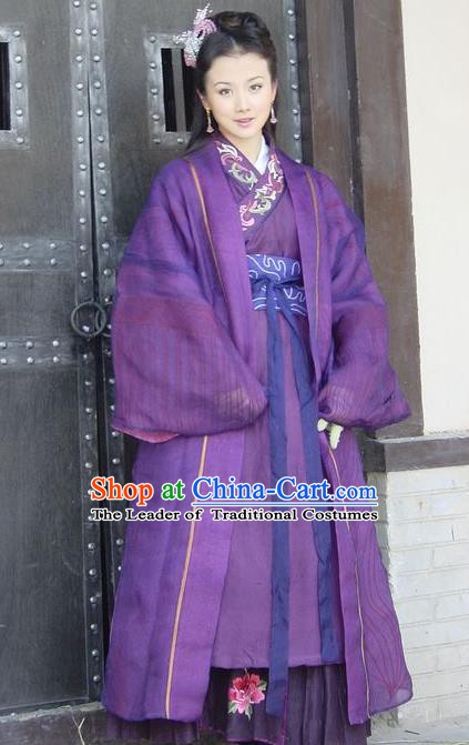 Chinese Ancient Ming Dynasty Princess Embroidered Dress Historical Costume for Women