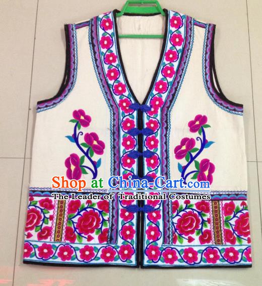 Traditional Chinese Bai Nationality Costume Ethnic Folk Dance Clothing Embroidered White Vests for Men