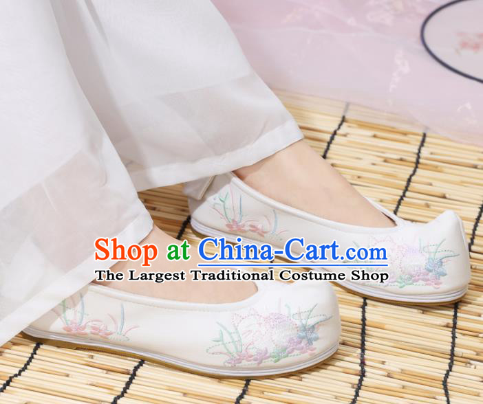 Traditional Chinese National Embroidered Orchid White Shoes Ancient Princess Cloth Shoes Handmade Hanfu Shoes for Women