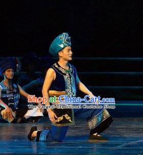 Chinese Thorn Quinoa Flowers Tujia Nationality Clothing Stage Performance Dance Costume for Men
