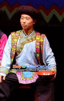 Phoenix Flying Qiang Dance Traditional Chinese Qiang Ethnic Minority Youth Dance Costumes and Headwear for Men