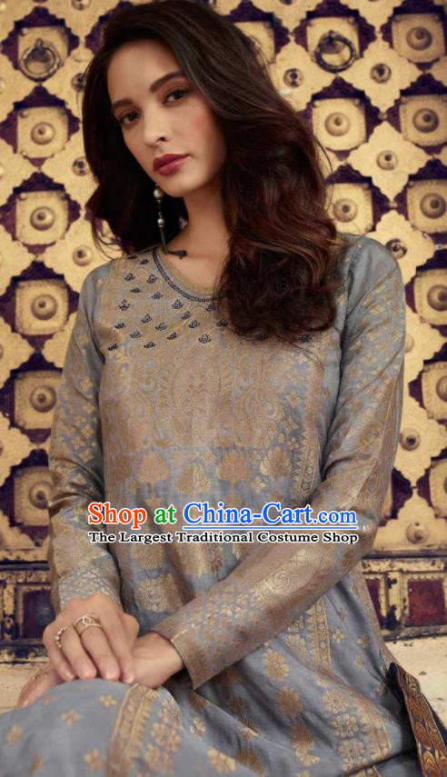Asian Indian Punjabis Embroidered Light Blue Blouse and Pants India Traditional Lehenga Choli Costumes Complete Set for Women