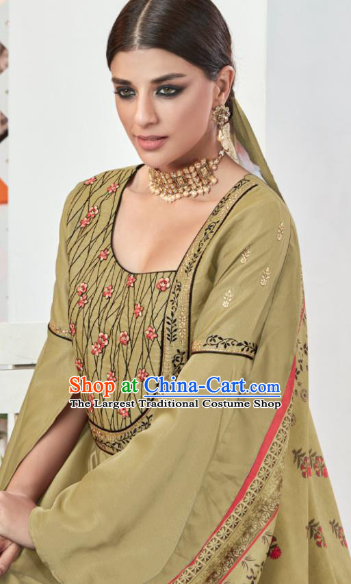 Asian Indian Festival Embroidered Light Green Taffeta Dress India Bollywood Traditional Lehenga Court Costumes for Women