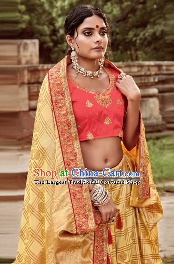 Asian Indian Bollywood Bride Embroidered Yellow Sari Dress India Traditional Court Wedding Costumes for Women