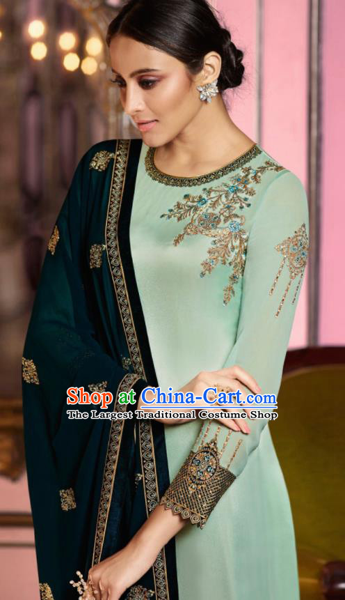 Asian Indian Punjabis Embroidered Light Green Satin Blouse and Pants India Traditional Lehenga Choli Costumes Complete Set for Women