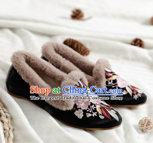 Traditional Chinese National Winter Shoes Embroidered Black Shoes Hanfu Shoes for Women
