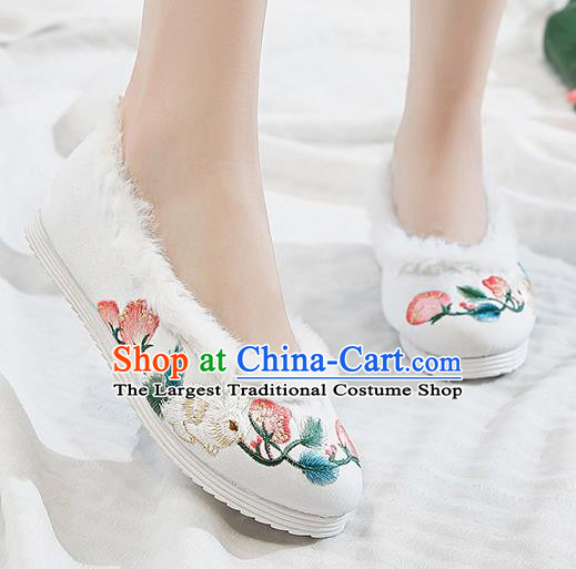 Traditional Chinese National Winter White Shoes Embroidered Shoes Hanfu Shoes for Women