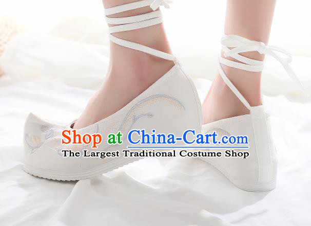 Traditional Chinese National Embroidery White Shoes Embroidered Flowers Shoes Hanfu Shoes for Women