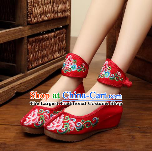 Traditional Chinese Old Beijing Bride Embroidery Peony Red Shoes National Embroidered Shoes Hanfu Shoes for Women