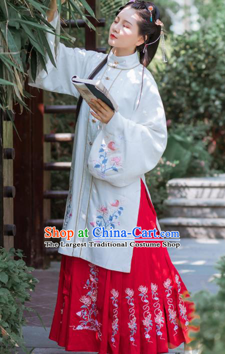 Chinese Traditional Ancient Princess Embroidered Hanfu Dress Ming Dynasty Historical Costume for Women
