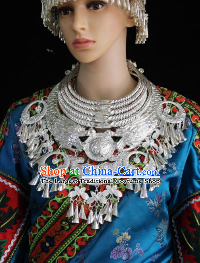 Chinese Traditional Miao Nationality Wedding Necklet Hmong Sliver Carving Necklace for Women