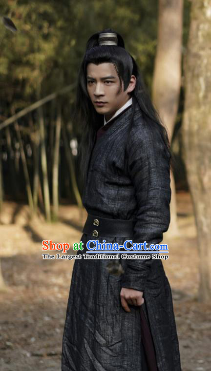 http://m.china-cart.com/u/194/954724/Chinese_Ancient_Assassin_Hanfu_Clothing_Tang_Dynasty_Swordsman_Historical_Costume_for_Men.jpg