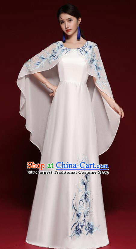 Chinese National Catwalks Embroidered White Cheongsam Costume Traditional Tang Suit Qipao Dress for Women