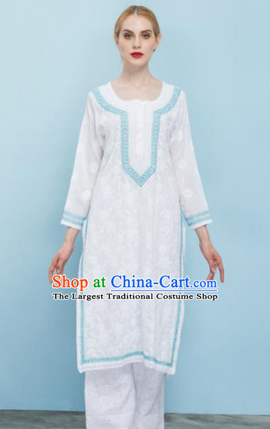 http://m.china-cart.com/u/197/1944226/South_Asian_India_Traditional_Yoga_Costumes_Asia_Indian_National_White_Punjabi_Suit_Dress_and_Pants_for_Women.jpg