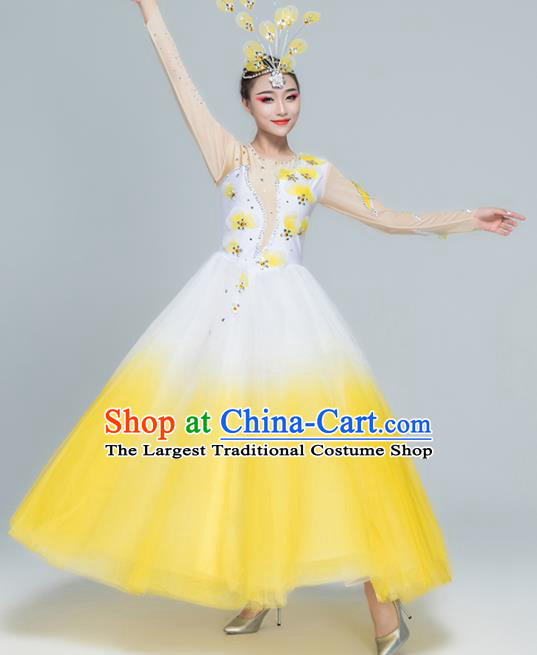Traditional Chinese Spring Festival Gala Modern Dance Yellow Dress Stage Show Chorus Opening Dance Costume for Women