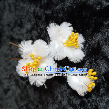 Chinese Handmade Qing Dynasty Court White Plum Velvet Hairpins Traditional Ancient Hanfu Hair Accessories for Women