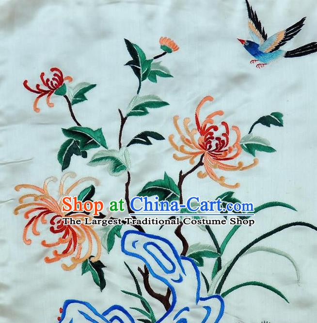 Traditional Chinese Embroidered Chrysanthemum Cushion Fabric Patches Hand Embroidering Applique Suzhou Embroidery White Silk Accessories