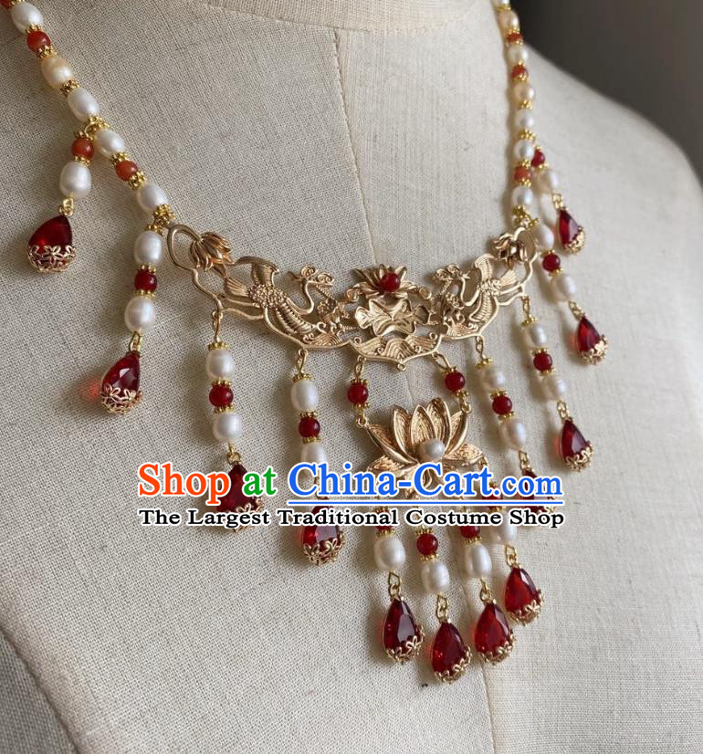 Chinese Handmade Red Crystal Pearls Tassel Necklet Classical Jewelry Accessories Ancient Hanfu Golden Lotus Phoenix Necklace for Women