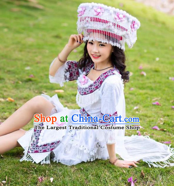 China Wenshan Ethnic White Short Dress Miao Minority Clothing Yunnan Nationality Women Apparels and Headwear
