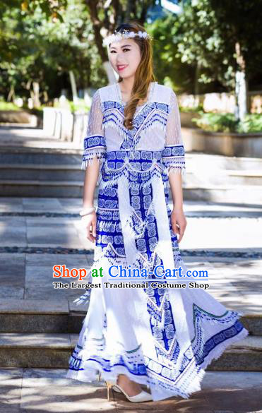 Women Folk Dance Costume Miao Minority Clothing China Ethnic Performance Apparels
