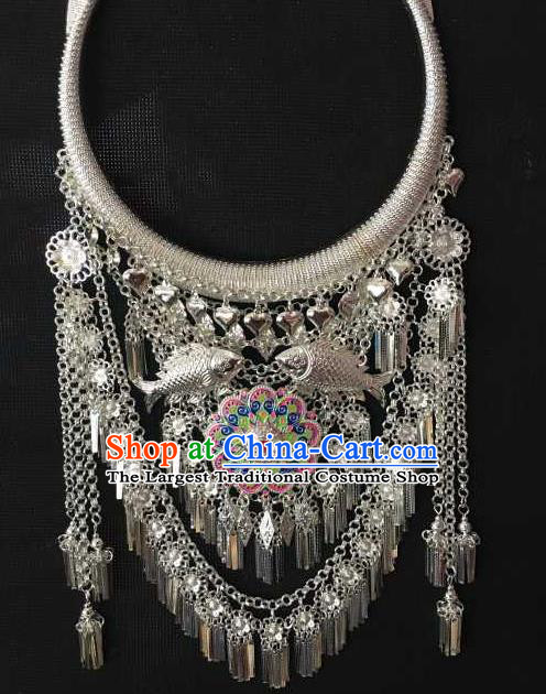 Chinese Handmade Nationality Longevity Lock Yunnan Miao Ethnic Accessories Bride Jewelry Silver Fish Necklace